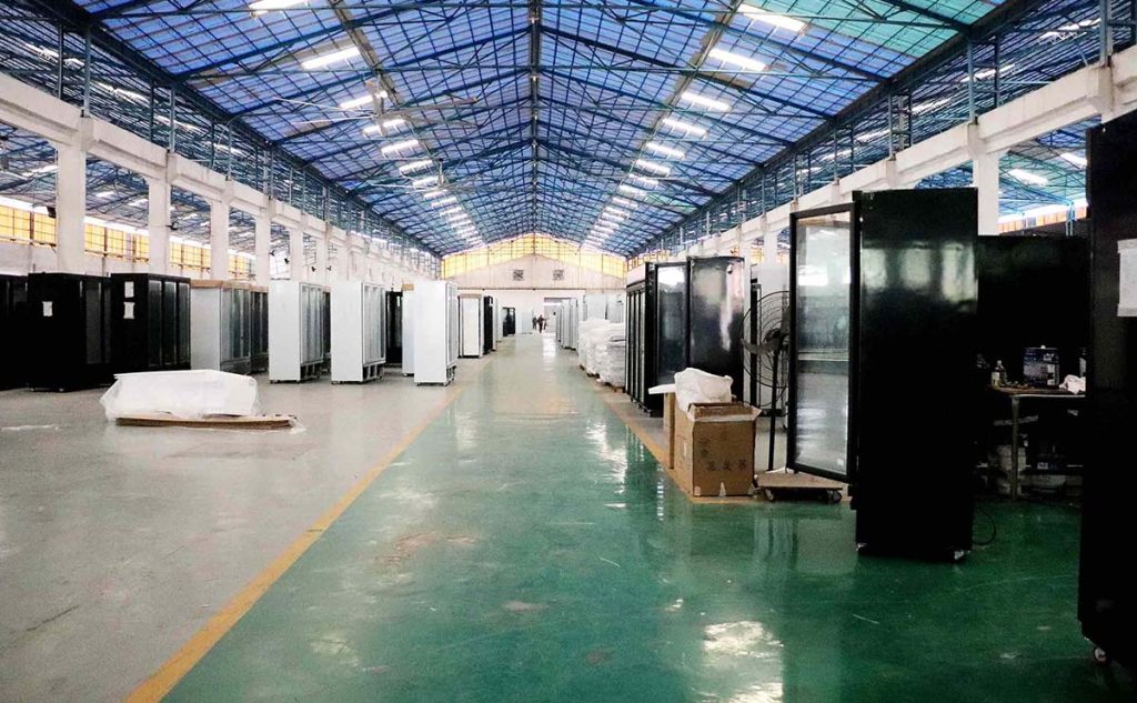 Home 10 Industrial refrigeration equipment automated production line, stainless steel structure with intelligent temperature control system, modular assembly unit and robotic arm co-operation, in line with international energy-efficiency standards.