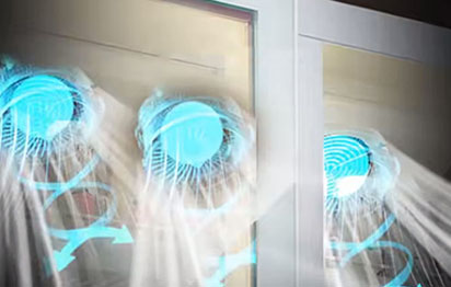 Frost-free air-cooled refrigeration equipment internal structure: air circulation system, copper tube evaporator, centrifugal fan working principle show